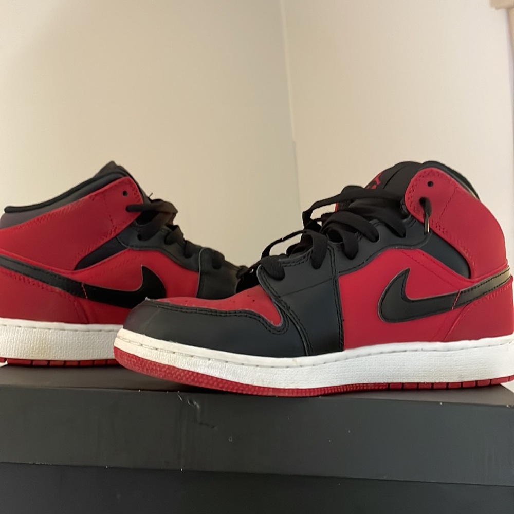 Air Jordan 1 Mid (GS)